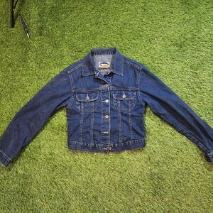 Vintage Classic Blue Denim Jean Jacket. 90s Or Y2K. shorter Crop Type Fit